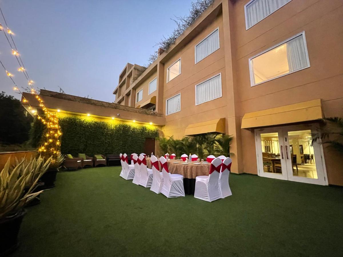 The Lalita Grand Mathura- Vrindavan Экстерьер фото
