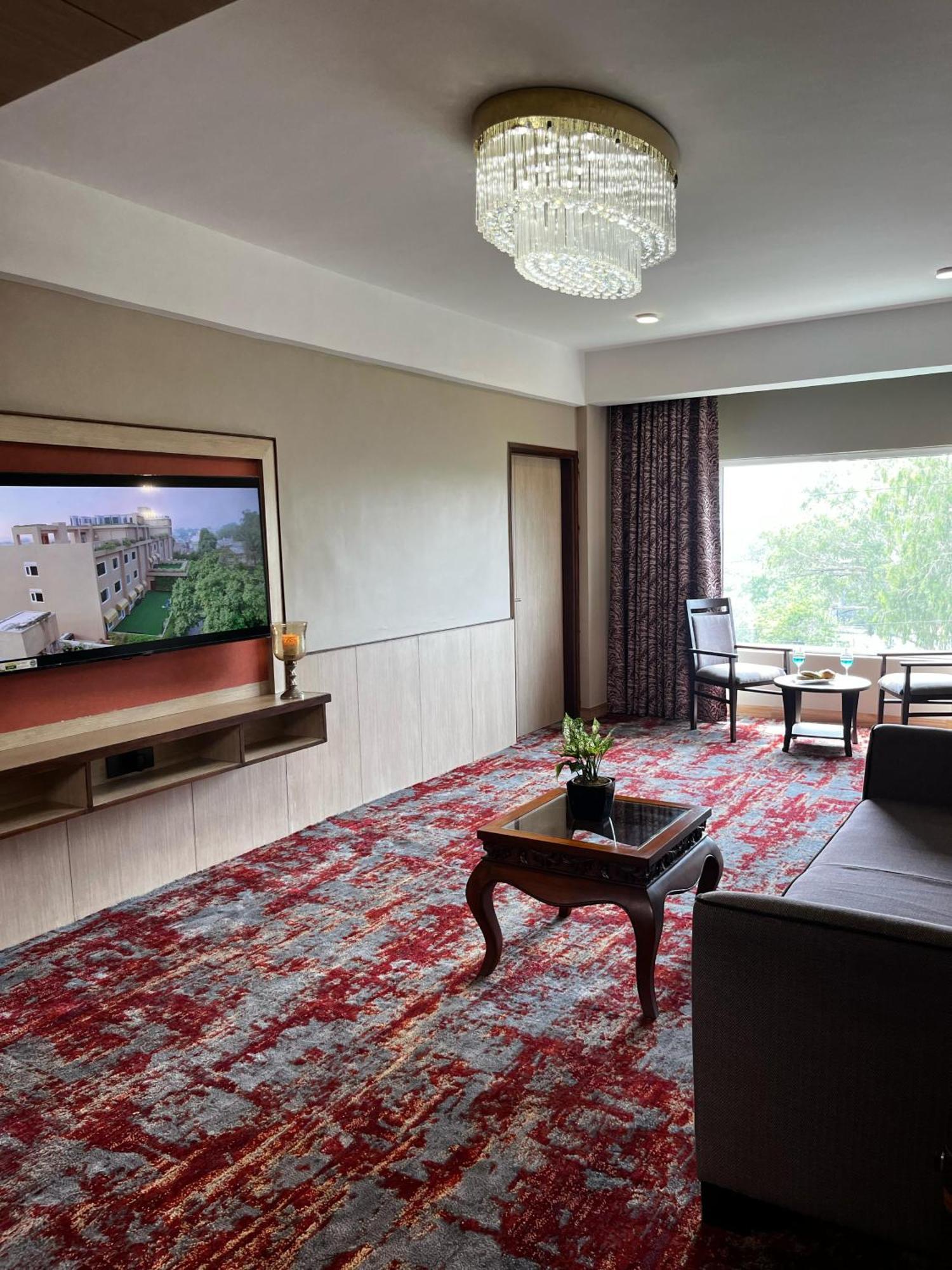 The Lalita Grand Mathura- Vrindavan Экстерьер фото